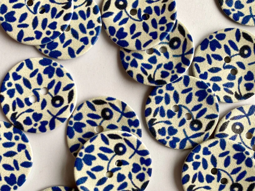 22mm - Opaque White with Blue Floral Design Shell Buttons