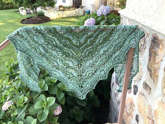 Beautiful Triangle Shawl Pattern - Image 3