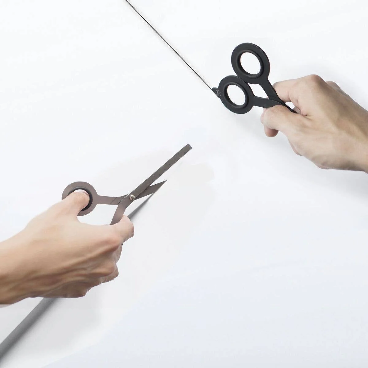 HMM Black Scissors with Base - Image 2