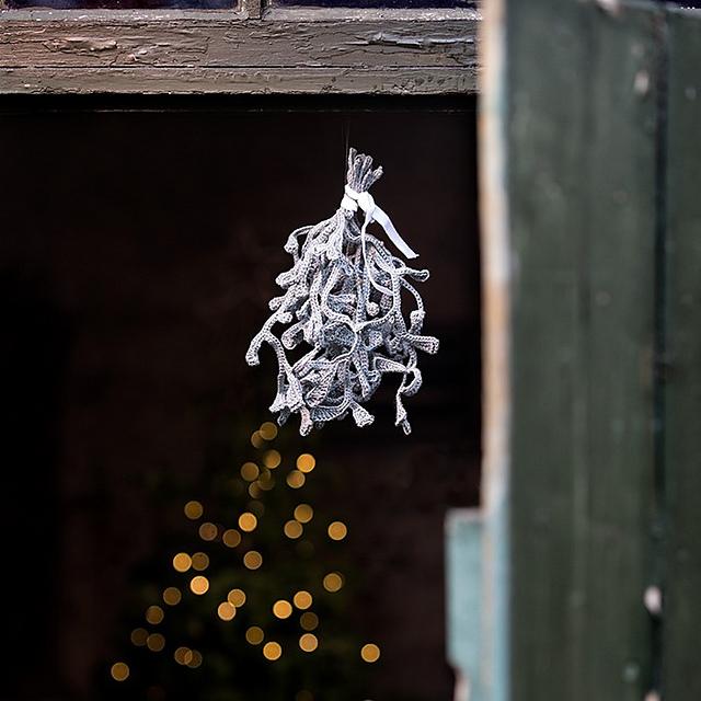 Crochet Cotton Mistletoe Kit - Image 2