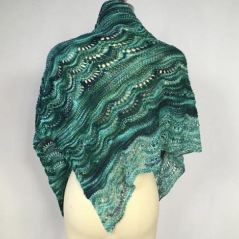 Glittery Triangle Taj Shawl Pattern - Image 3