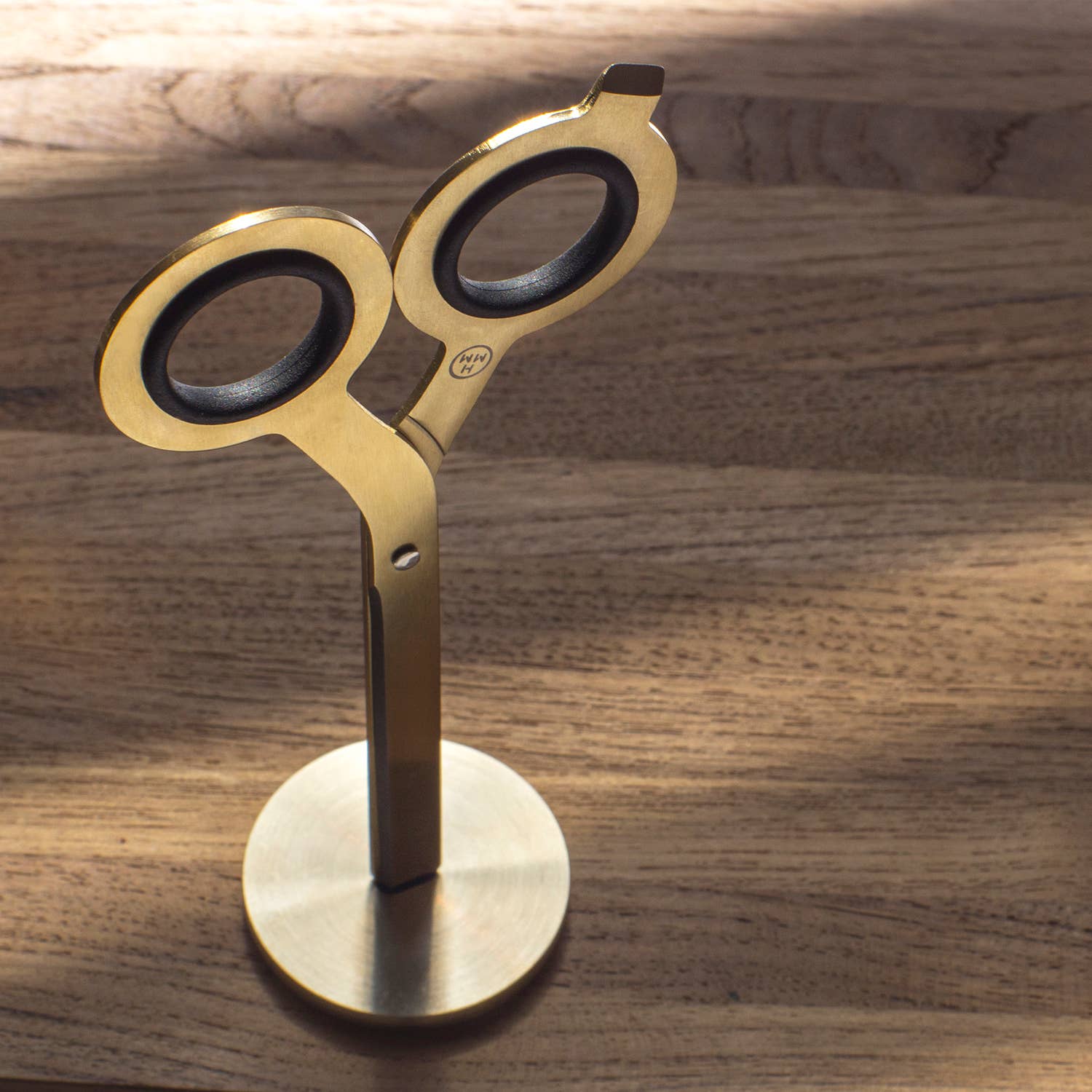 HMM Gold Scissors with Base - Image 7