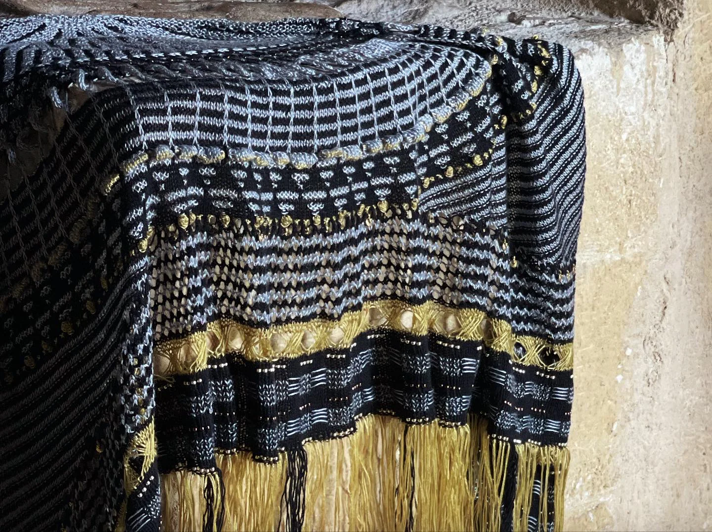 Monochrome Shawlography Shawl Kit - Image 5