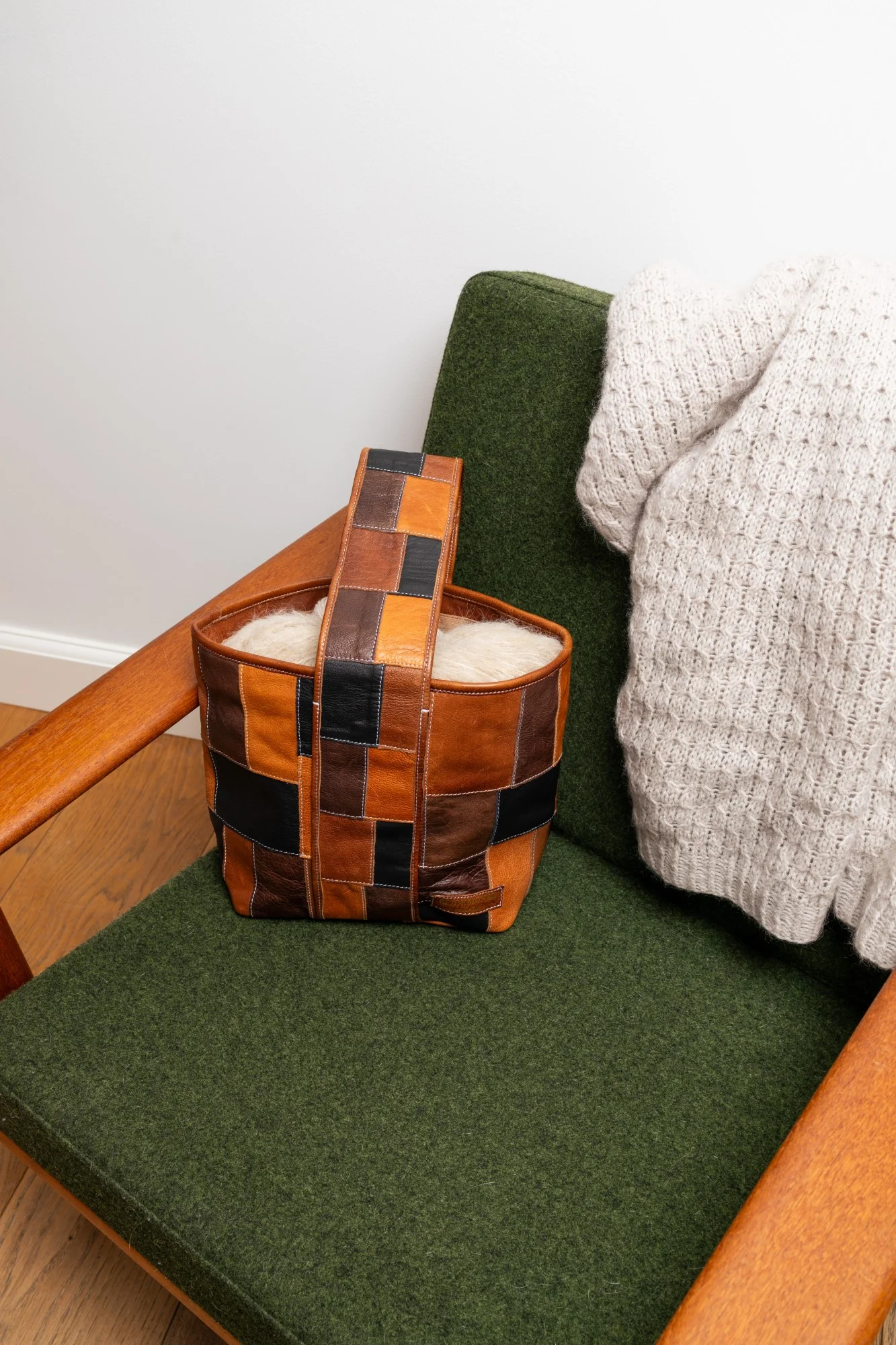 Torn&Cut 81 Knitting Shoulder Bag by Re:Designed - Image 3